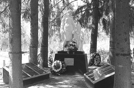 Памятник на братской могиле у д. Василево